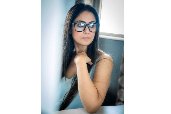 46 வயதிலும் இளம் நடிகைகளுக்கு டஃப் கொடுக்கும் சிம்ரன் - வைரலாகும் அழகிய புகைப்படம் | Actress Simran Latest Images Goes Viral