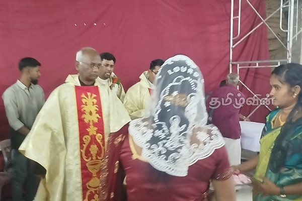 நாடு முழுவதும் களைகட்டிய ஆங்கில புத்தாண்டு கொண்டாட்டம் | A Weedy New Year In Mannar