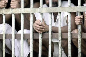 சிறைச்சாலைகளில் நிரம்பி வழியும் கைதிகள் : உறங்கும் நேரத்திலும் மாற்றம்