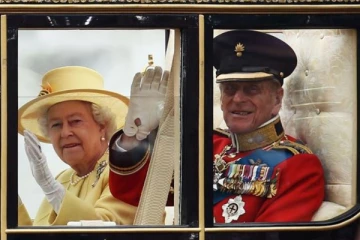 இளவரசர் வில்லியம் கேட் திருமணத்தின்போது நிகழ்ந்த தவறு: கோபத்தின் உச்சத்துக்கே சென்ற மகாராணியார்