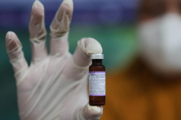 மதம் காரணமான தயக்கத்தால் தடுப்பூசியை மறுக்கும் பெற்றோர்கள் - 20 குழந்தைகள் உயிரிழப்பு | Indonesia Measles Outbreak Resist To Vaccine Haram