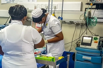 குடும்ப தகராறால் பொலிஸ் நிலையத்திற்குள் வெடித்த மோதல்; இருவருக்கு நேர்ந்த நிலை!