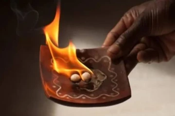 தினமும் கற்பூரத்துடன் இந்த ஒரு பொருளை சேர்த்து எரிங்க பணப்பிரச்சினை இருக்காது!