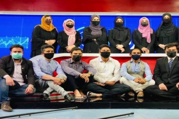 ஆப்கானில் பெண்களுக்கு ஆதரவாக களமிறங்கிய ஆண்கள்