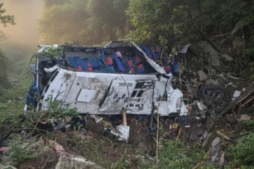 கொலம்பியாவில் பாடசாலை பஸ் கோர விபத்து; 17 பேர் உயிரிழப்பு