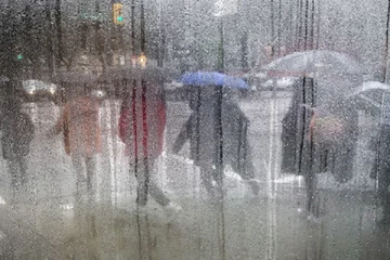 අවදානම් තත්ත්වයක්.. ප්‍රදේශ කිහිපයකටම කාලගුණයෙන් අනතුරු ඇඟවීම්