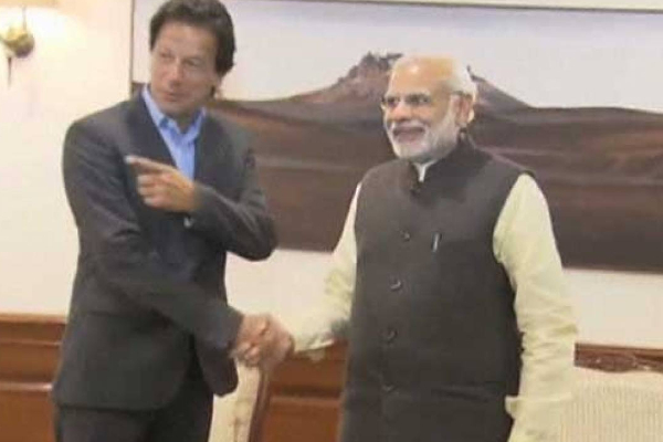 மோடியுடன் விவாதம் நடத்த இம்ரான் விருப்பம்! (வீடியோ) | Imran Khan Call For Debate With Modi