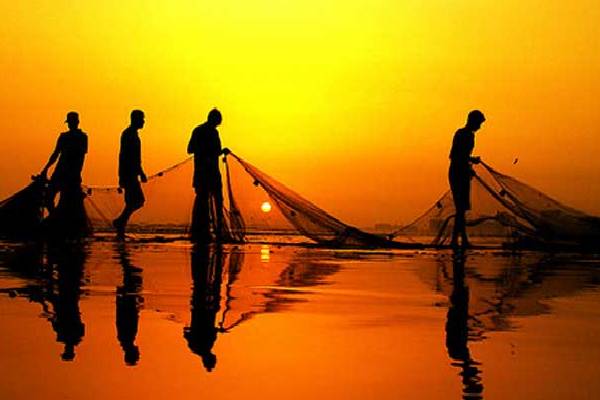 உயிரை பணயம் வைத்து உழைக்கும் கடற்றொழிலாளர்கள் ! நாடாளுமன்றில் அமைச்சர் முன்வைத்த கோரிக்கை | En Risking Their Lives Chandrasekaran Speech