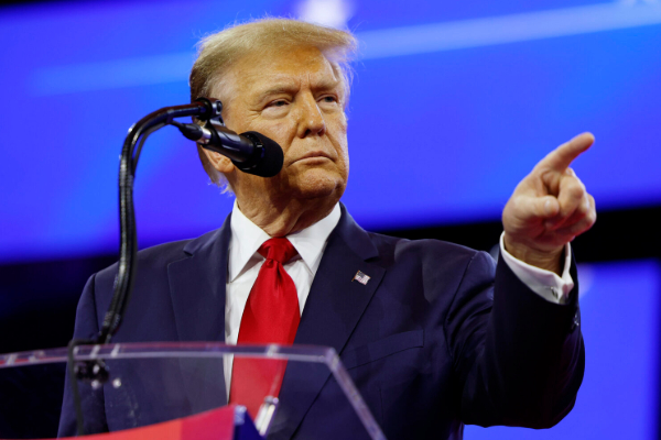 பிபிசிக்கு அமெரிக்க ஜனாதிபதி டொனால்ட் ட்ரம்ப் விடுத்துள்ள மிரட்டல் | Trump Threatens Legal Action Against Bbc