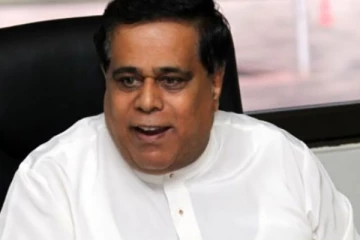 "නවක වදය කියන්නේ මානසික රෝගයක්.. ඒ ලෙඩ්ඩු ටික අල්ලලා මානසික රෝහලකට යවන්න ඕන.." - නිමල් සිරිපාල