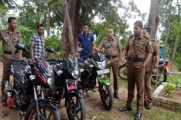 கொள்ளையில் ஈடுபட்ட இராணுவத்தினர் கைது