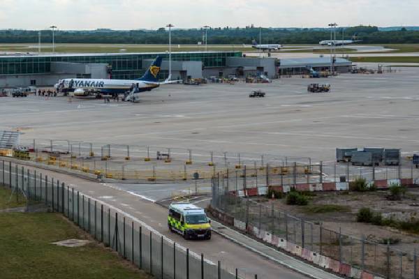 லண்டன் ஸ்டான்ஸ்டெட் விமான நிலையத்தில் சைபர் தாக்குதல் | Cyber Attack At London Stansted Airport