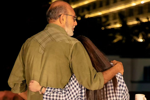 நடிகர் சத்யராஜின் அம்மா மற்றும் மொத்த குடும்பத்தையும் பார்த்திருக்கிறீர்களா! - புகைப்படத்துடன் இதோ | Actor Sathyaraj Latest Photos