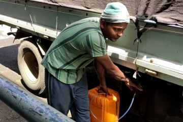 ඉන්ධන නැති උනාට ජාවාරම ජයටම සිදුවන හැටි