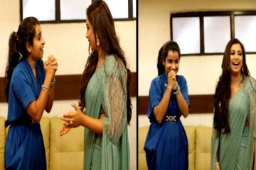 பிரபல நடிகை முன்பு வெட்கத்தில் கூனி குறுகிய சிவாங்கி! ட்ரெண்டிங் காணொளி