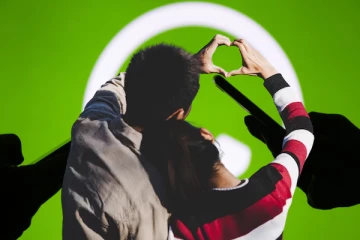 44 வயது பெண்ணுடன் வாட்ஸ் அப் காதலால் பறிபோன 22 வயது இளைஞனின் உயிர்