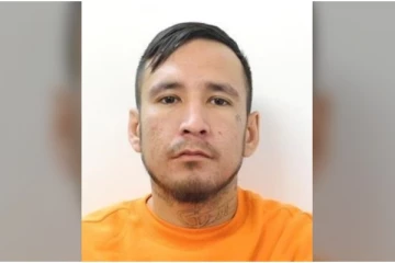 கனடாவில் கைதி ஒருவர் தப்பி ஓட்டம்