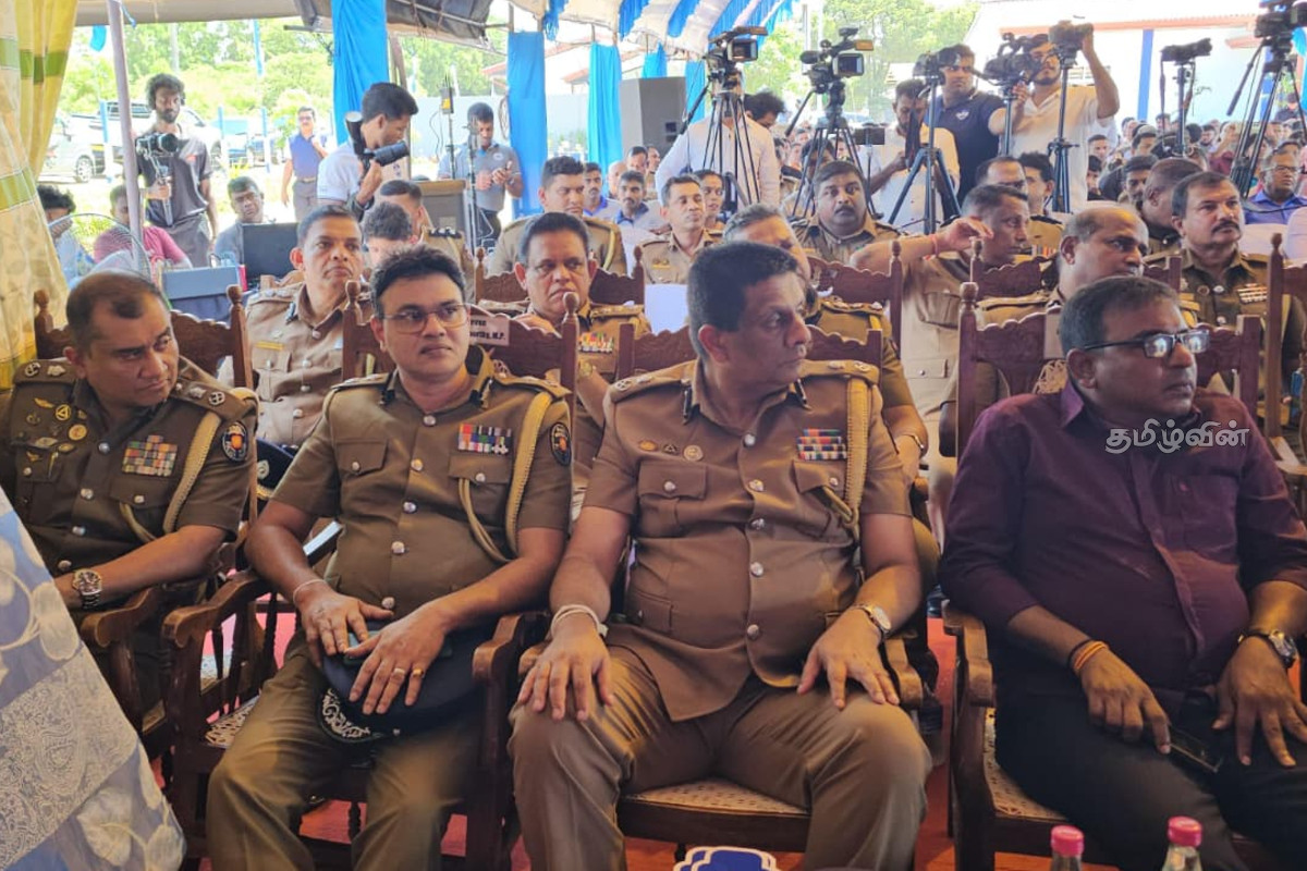 கோப்பாய் பொலிஸ் நிலையத்தின் புதிய கட்டடத்தை திற்து வைத்த பொதுமக்கள் பாதுகாப்பு அமைச்சர் | Kopaipolice Station Building Inauguration Ceremony கோப்பாய் பொலிஸ் நிலையத்தின் புதிய கட்டடத்தை திற்து வைத்த பொதுமக்கள் பாதுகாப்பு அமைச்சர் | Kopaipolice Station Building Inauguration Ceremony
