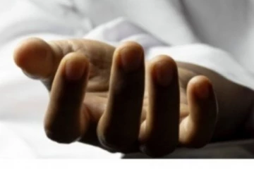 දුම්රියක ගැටී පුද්ගලයෙක් ජීවිතක්ෂයට පත් වූ සංවේදී පුවතක්.