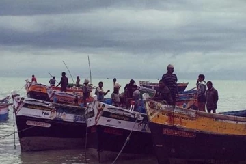 ‘’ என்று தணியும் இந்த சோகம் ‘’ - மீண்டும் தமிழக மீனவர்களை  கைது செய்தது இலங்கை கடற்படை