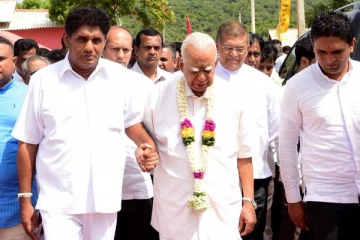 சம்பந்தனுடன் சஜித் தொலைபேசியில் பேசியது என்ன?