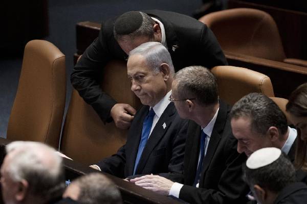 பயங்கரவாதி என கைதானால் இனி... பாலஸ்தீனியர்களைக் குறிவைக்கும் இஸ்ரேல் | Israel Parliament Passes Law