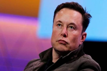 முறைகேட்டில் ஈடுப்பட்டதாக எலான் மஸ்க் மீது வழக்கு!