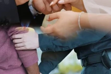 වීදි ගණිකාවන් සිදුකරන අමුතුම සෙල්ලම