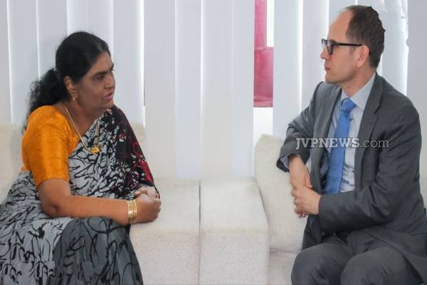 வடக்கு மாகாண ஆளுநரை சந்தித்த கனேடிய முக்கியஸ்தர்! | Canadian High Commissioner Met Northern Governor