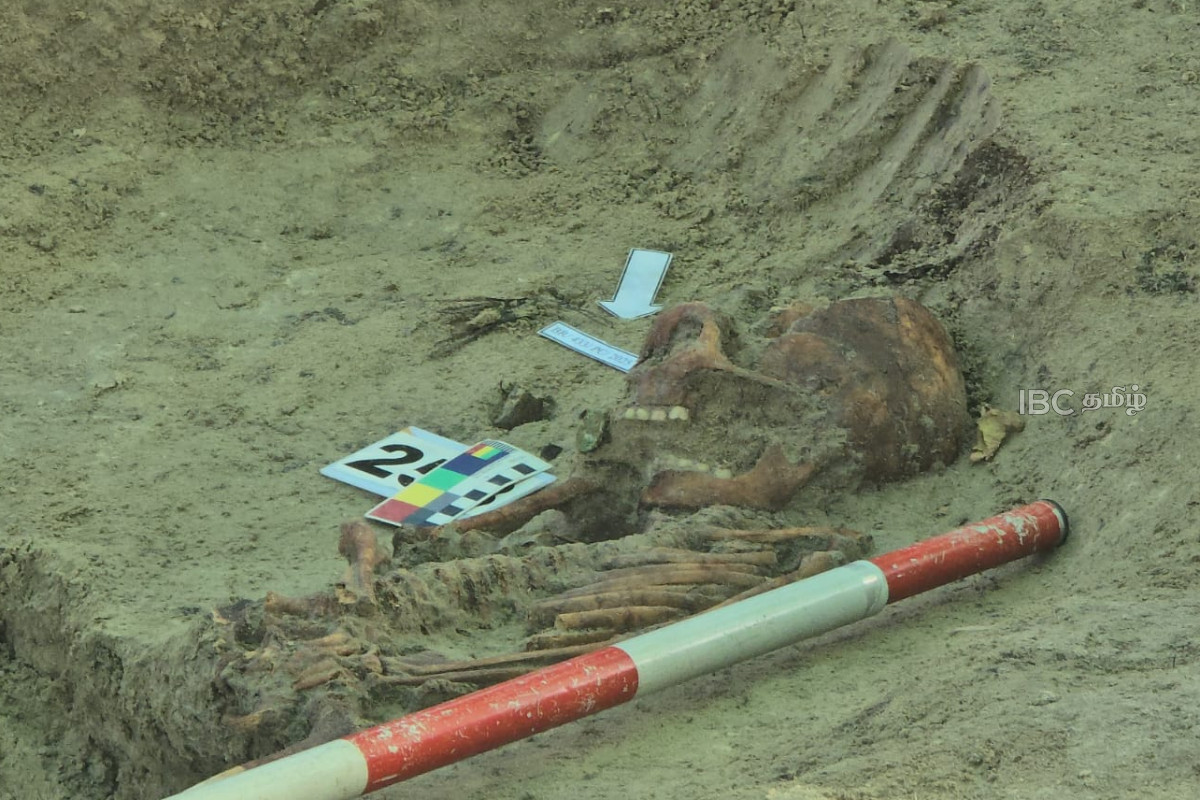 செம்மணி புதைகுழிக்குள் இருந்து தாயத்துடன் என்பு கூடு மீட்பு! | Excavation Chemmani Human Grave Site Begins