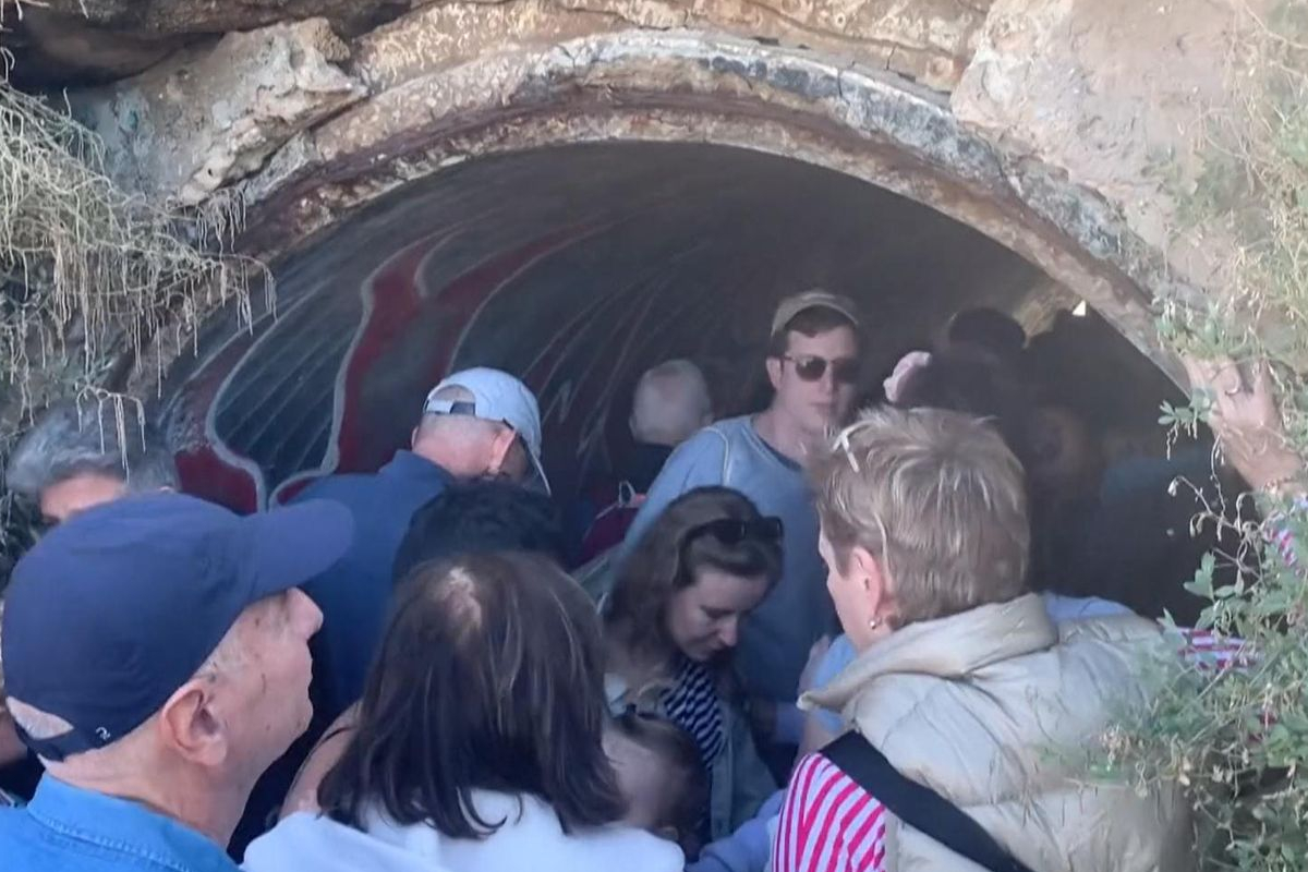 ஆறுமுறை ஒலித்த அபாய சங்கு...தெறிக்க விடும் ஈரான்; பாதுகாப்புத் தேடி ஓடிய இஸ்ரேலியர்கள் | Alarm Siren 6 Times Israelis Flee Search Safety