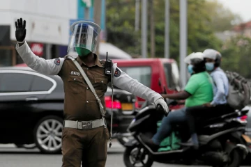 இரு இளைஞர்கள் மீது அசிட் தாக்குதல்