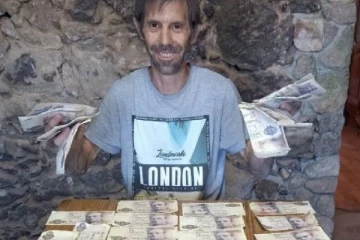 வீட்டில் கத்தை கத்தையாக பணம் கண்டெடுத்த கட்டுமான பணியாளர்: செலவிடுவதில் ஒரு சிக்கல்