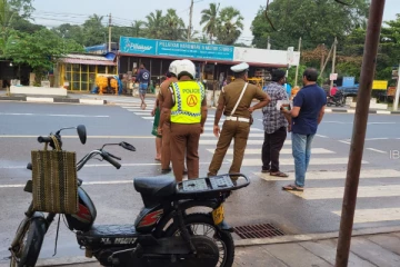 அரச பேருந்து மோதி மௌலவி ஒருவர் பலி