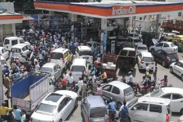 சில இடங்களில் பெட்ரோல், டீசலுக்கு தட்டுப்பாடு