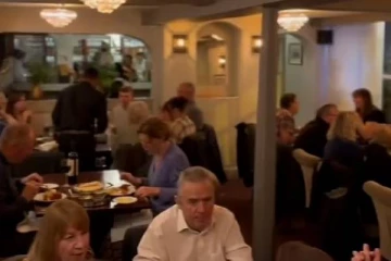 இறந்துபோன கணவர்... இந்திய உணவகம் ஒன்றில் அடையாளம் கண்டு ஸ்தம்பித்த பெண்