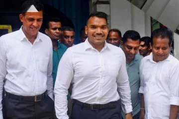 නාමල් රාජපක්ෂ අද අධිකරණයට - තීරණාත්මක මොහොතක් කොළඹ කොටුව මහේස්ත්‍රාත් අධිකරණයේ