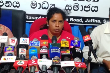 அமைச்சர் டக்ளஸ் தேவானந்தா எங்களை புறம் தள்ளிவிட்டார்: நிறஞ்சன் பரிமளா (photo)