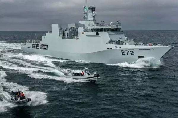 இலங்கையை வந்தடைந்த சீன போர்க்கப்பல் | Chinese Warship Arrives In Sri Lanka