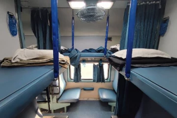 ஸ்லீப்பர் கிளாஸ் டிக்கெட்டிலேயே ஏசியில் போகலாம் - இதை நோட் பண்ணுங்க