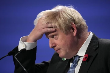 போரிஸ் ஜான்சனின் அரசாங்கத்தில் இருந்து 27 எம்.பி.க்கள் ராஜினாமா!