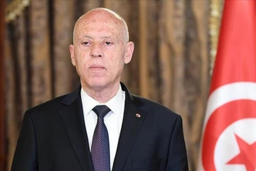 பிரபல நாட்டில் பிரதமர் பதவிநீக்கம்! ஜனாதிபதி எடுத்த அதிரடி முடிவு