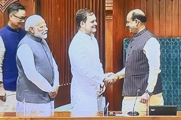 மீண்டும் சபாநாயகரான ஓம் பிர்லா - கைப்பிடித்து இருக்கைக்கு அழைத்து வந்த ராகுல் காந்தி