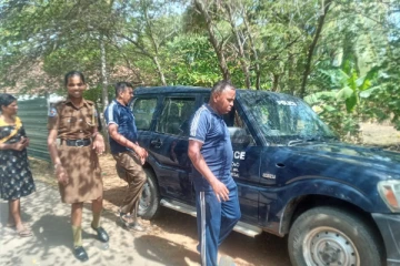 பிரசவ வலியினால் துடித்த பெண்ணுக்கு உதவிய பொலிஸார்! குவியும் பாராட்டு