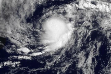 සුළි කුණාටුවක අවදානමක් හේතුවෙන් හදිසි තත්ත්වයක් ප්‍රකාශයට - ගුවන් ගමන් රැසක් ද අවලංගු වෙයි.. (විදෙස්)