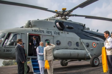 இந்தியப் பிரதமருக்காக இலங்கை வந்த உயர் பாதுகாப்பு ஹெலிகொப்டர்கள்