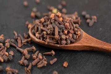 கோடைக்காலத்தில் கிராம்பு உட்கொண்டால் பிரச்சனை ஏற்படுமா?