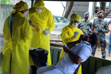 சீரற்ற காலநிலையுடன் கோவிட் பரவல் அதிகரிக்கும் அபாயம்! வைத்திய நிபுணர் சுதத் சமரவீர