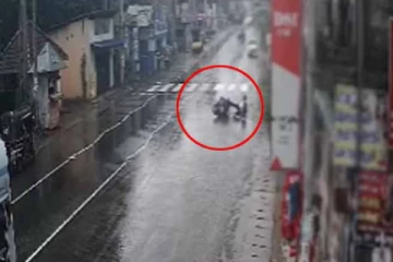 99න් දිවි බේරාගත් බිහිසුණු අනතුර කැමරා කාචයේ සටහන් වූ හැටි - (VIDEO)