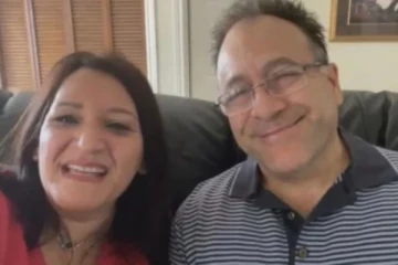 கனடா எல்லை திறக்கப்பட்டதும் முதல் ஆளாக ஓடி வந்த பெண்! இரண்டு ஆண்டிற்கு பிறகு காத்திருந்த மகிழ்ச்சி செய்தி!